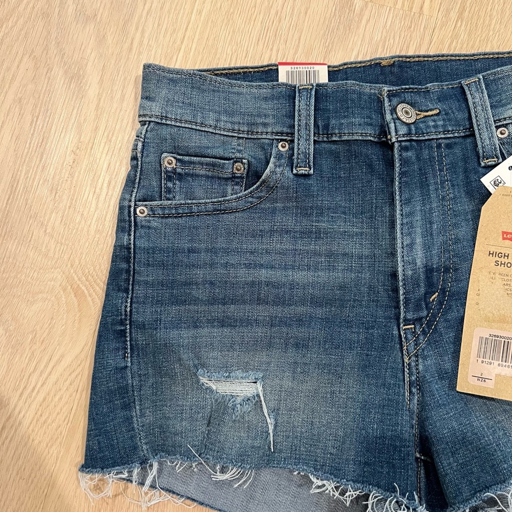 Levi’s High Rise Jean Shorts - Picture 3 of 4
